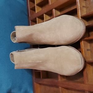 Gianni Bini suede booties